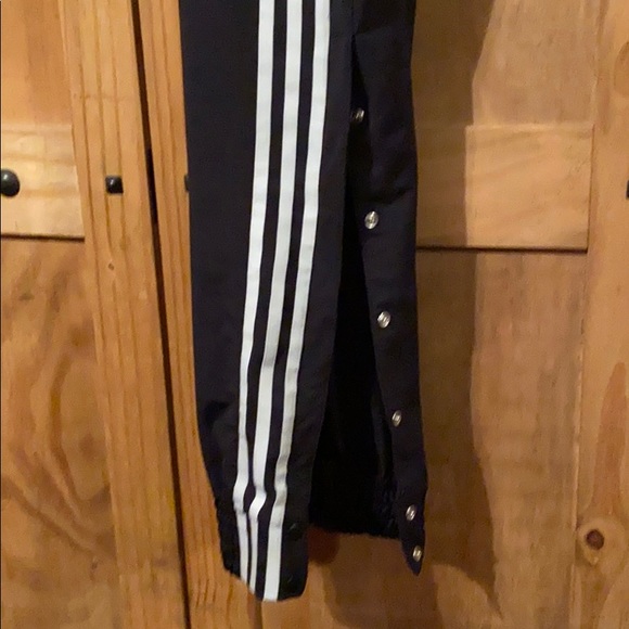 SOLD ✅ ADIDAS - Picture 8 of 10